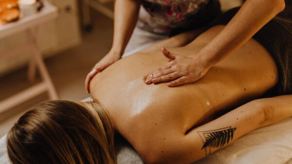 Kurs stacjonarny masaży relaksacyjnych z bioenergoterapią w instytucie bioterapii